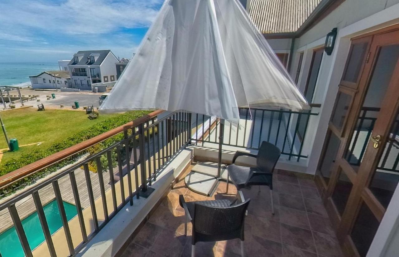 Guest house Blaauw Village Bloubergstrand