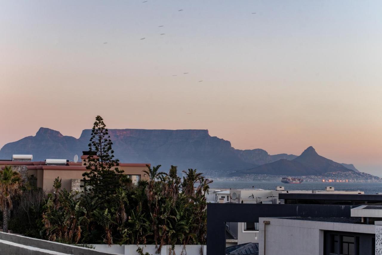 Guest house Blaauw Village Bloubergstrand