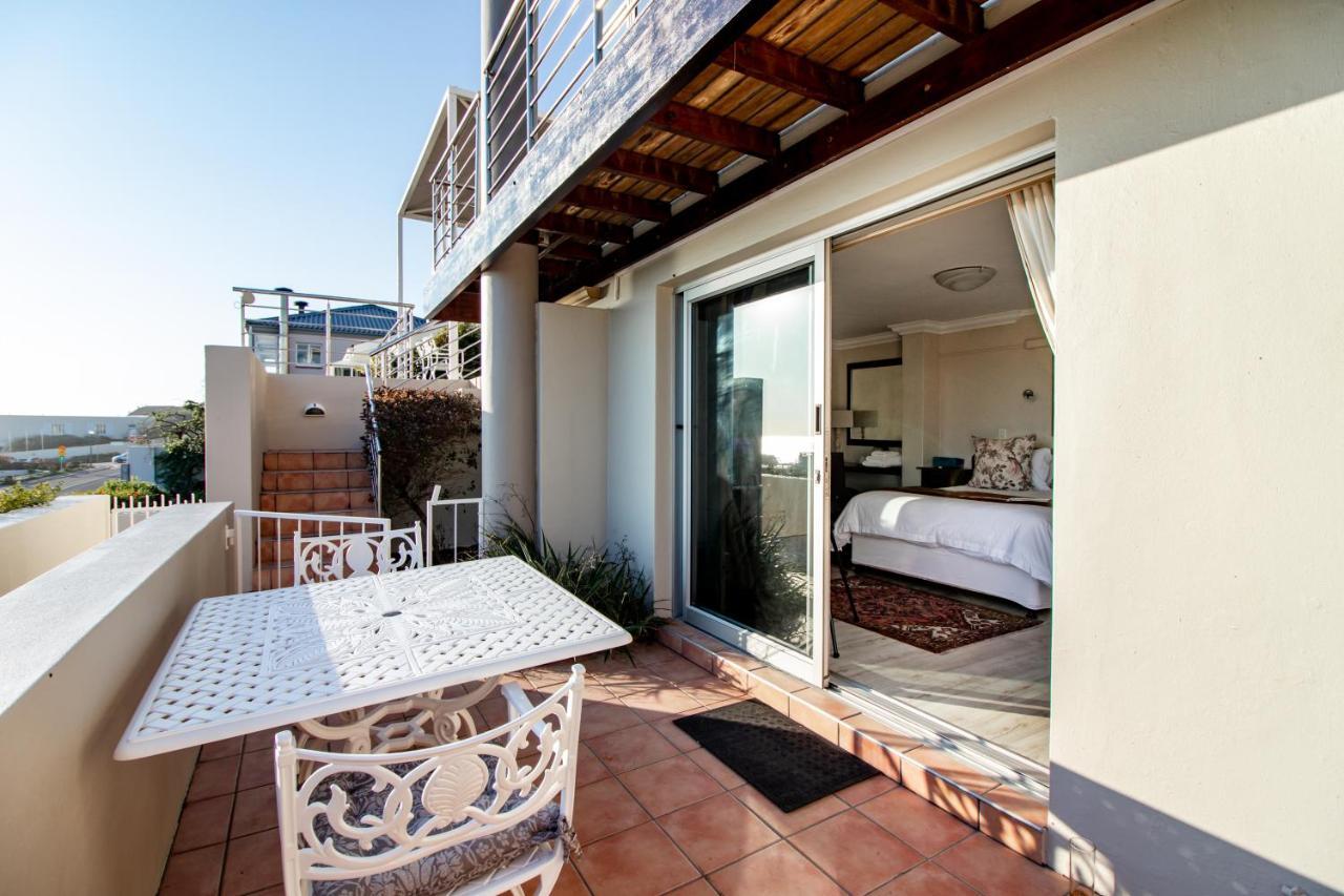 Guest house Blaauw Village Bloubergstrand